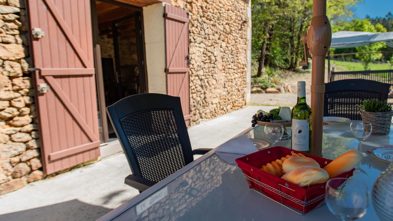 Photo of Patio Balcony in Saint-Cernin-de-lHerm