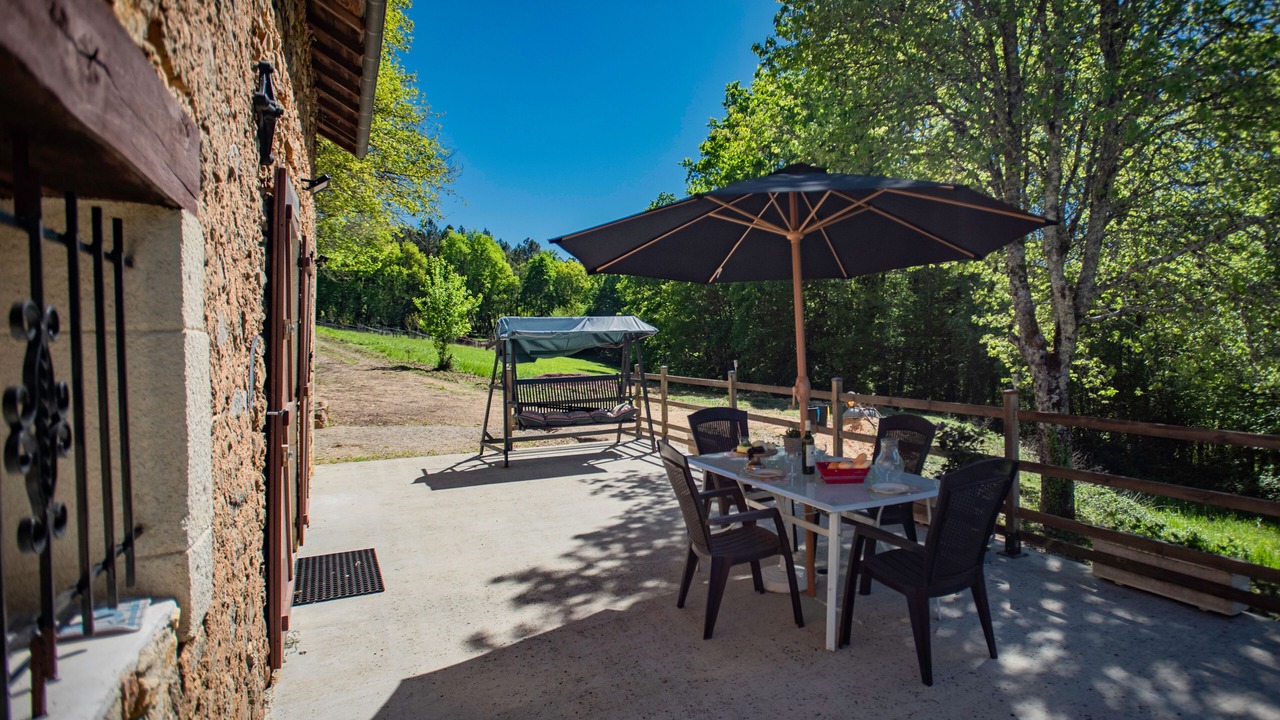 Photo of Patio Balcony in Saint-Cernin-de-lHerm