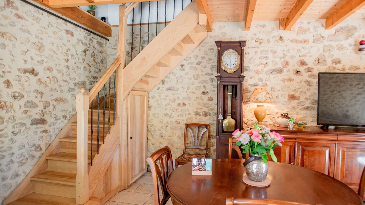 Photo of Livingroom in Saint-Cernin-de-lHerm