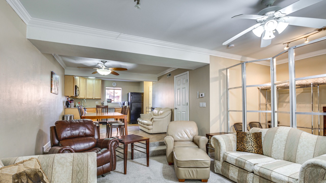 Photo of Livingroom in Airport Township