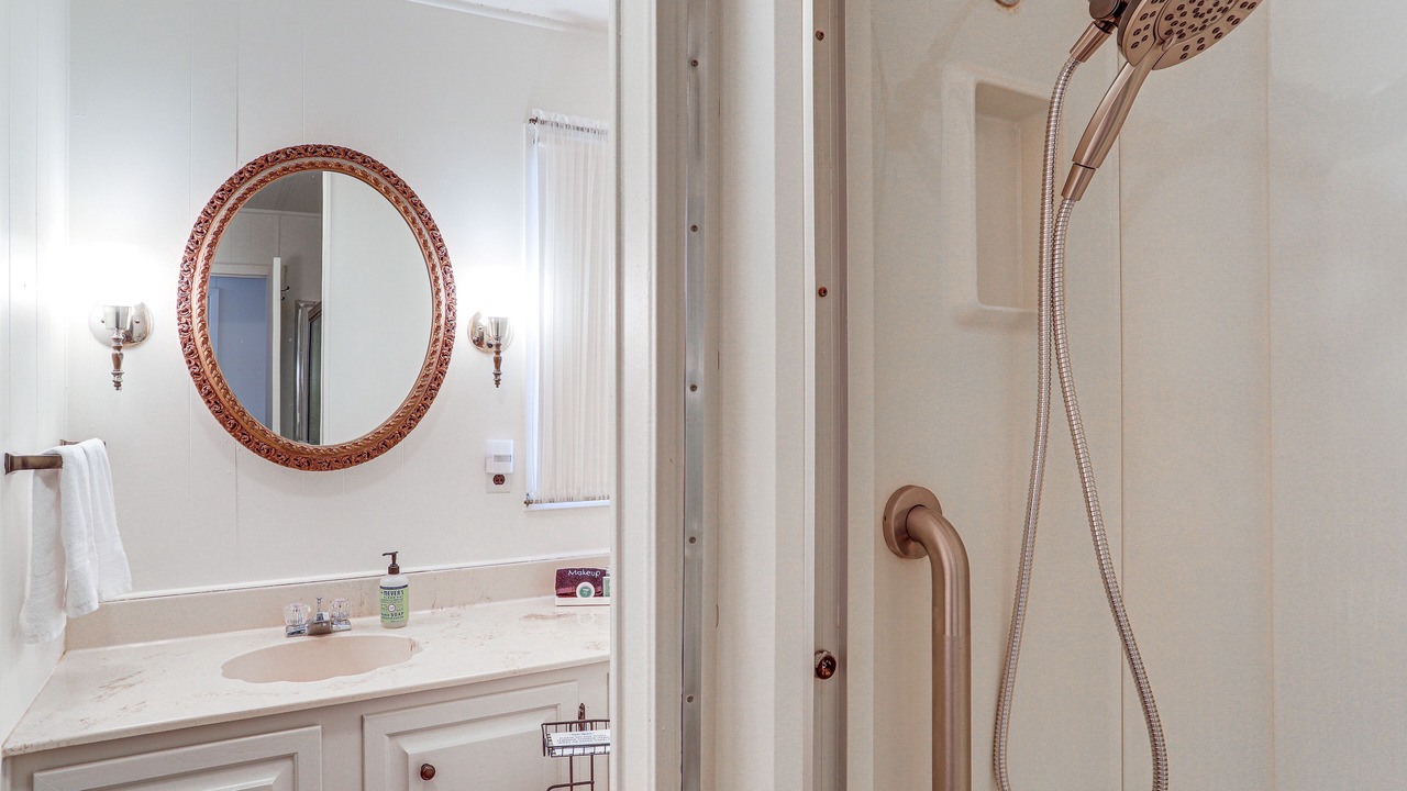 Photo of Bathroom in Higden
