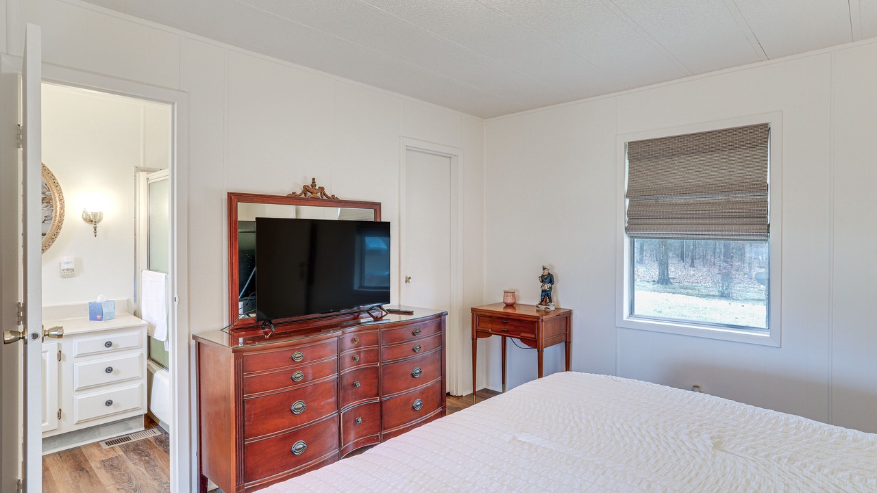 Photo of Bedroom in Higden