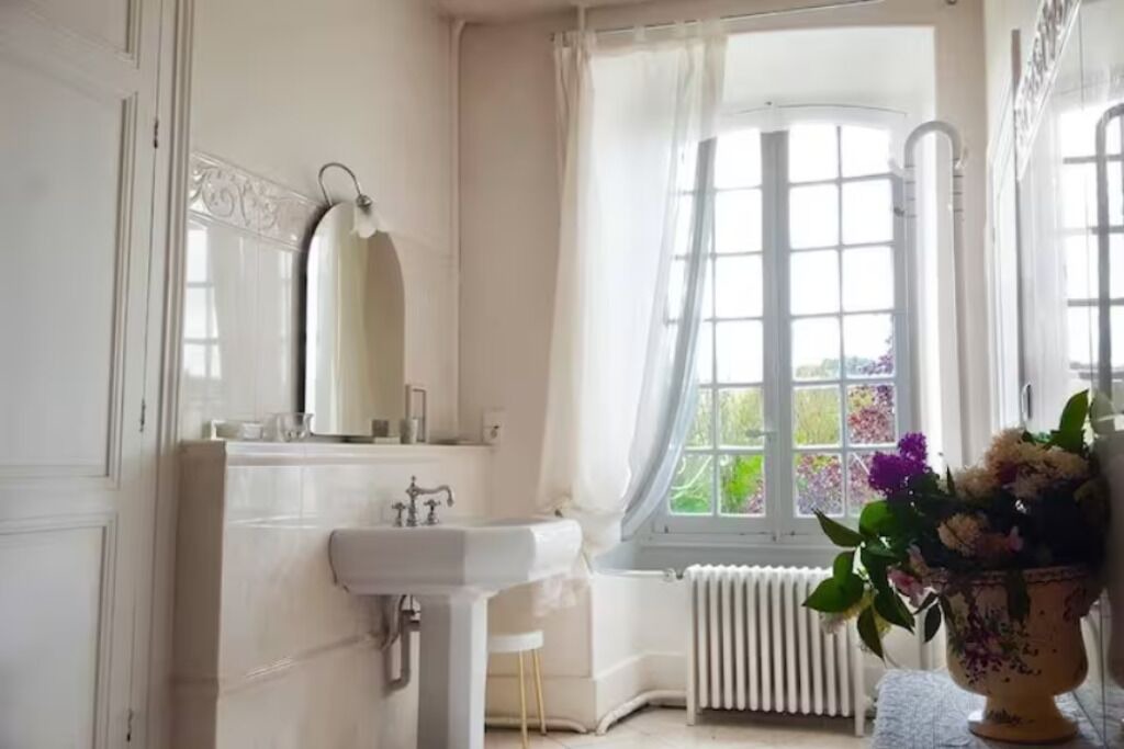Photo of Bathroom in Vallon-en-Sully
