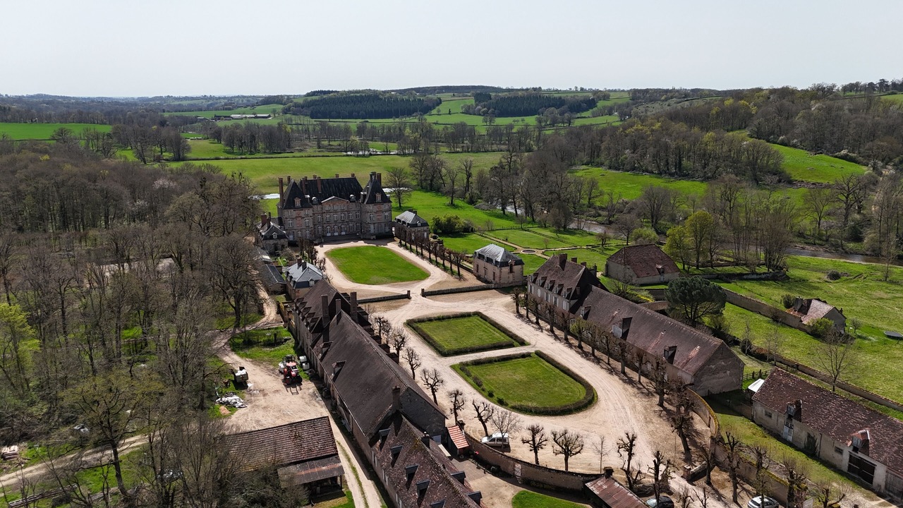 Photo of Outdoor in Vallon-en-Sully