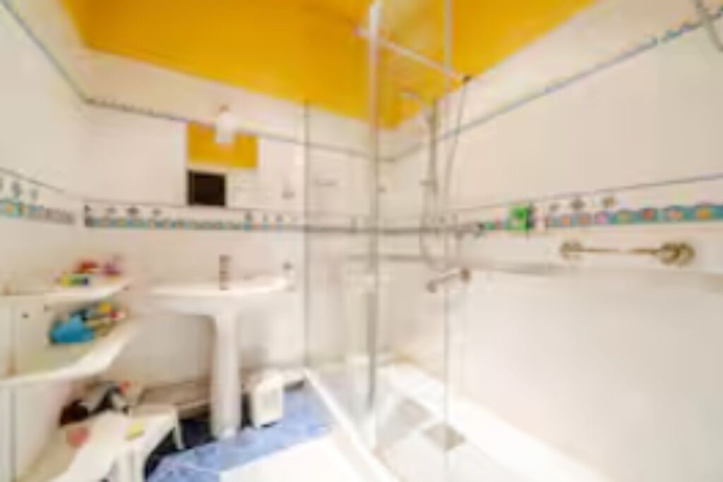 Photo of Bathroom in Vallon-en-Sully