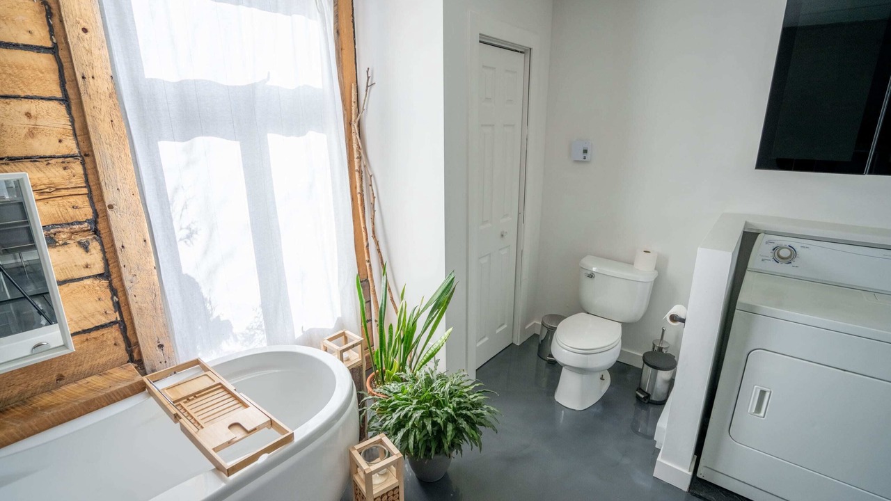 Photo of Bathroom in Saint-Brigitte-de-Laval