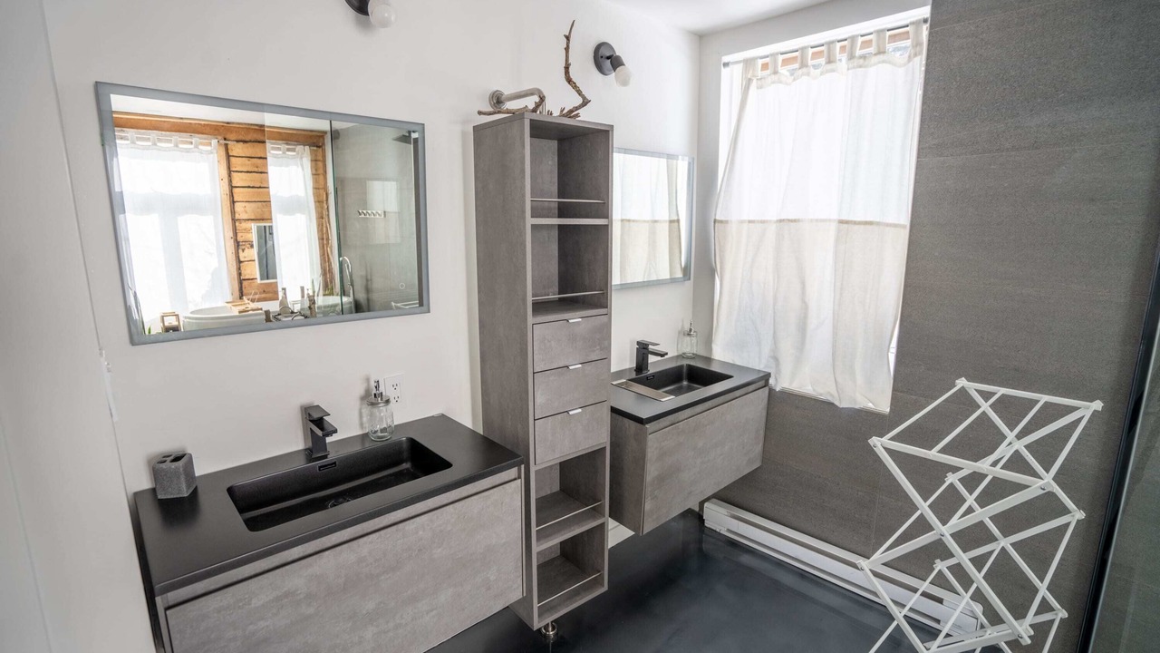 Photo of Bathroom in Saint-Brigitte-de-Laval
