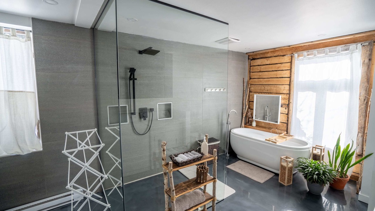 Photo of Bathroom in Saint-Brigitte-de-Laval