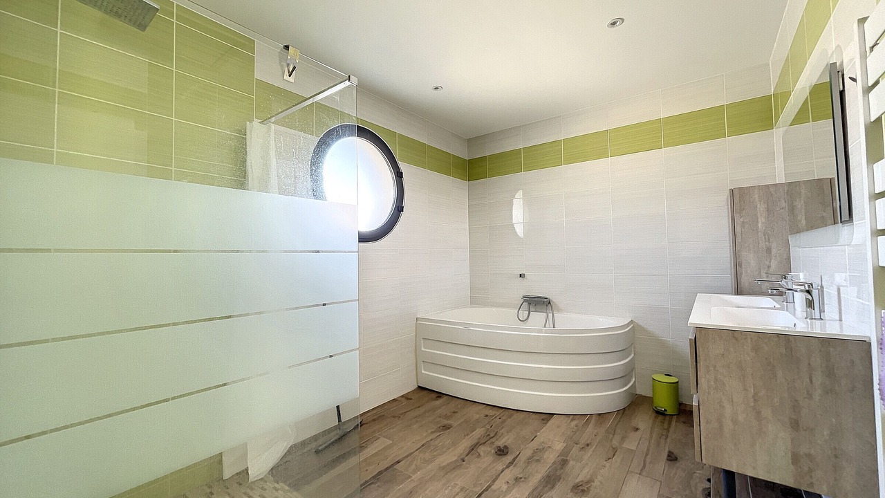 Photo of Bathroom in Elne
