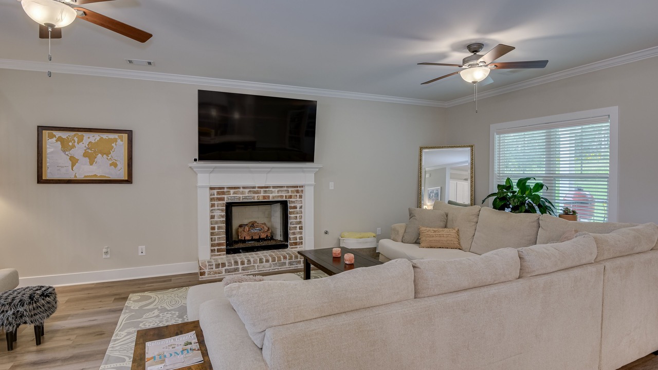 Photo of Livingroom in Evans