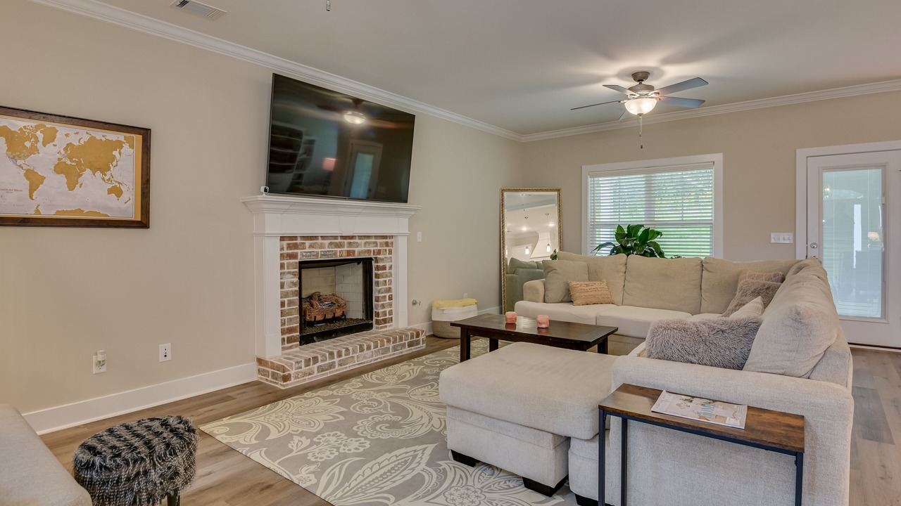 Photo of Livingroom in Evans