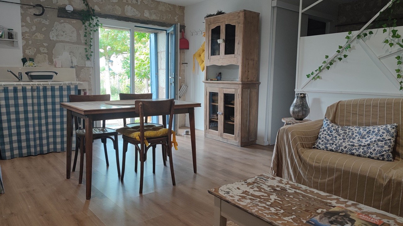 Photo of Livingroom in Longue-Jumelles