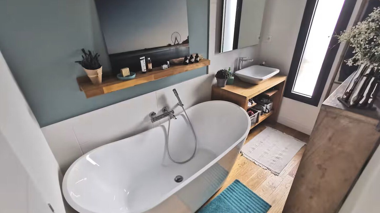 Photo of Bathroom in Begles