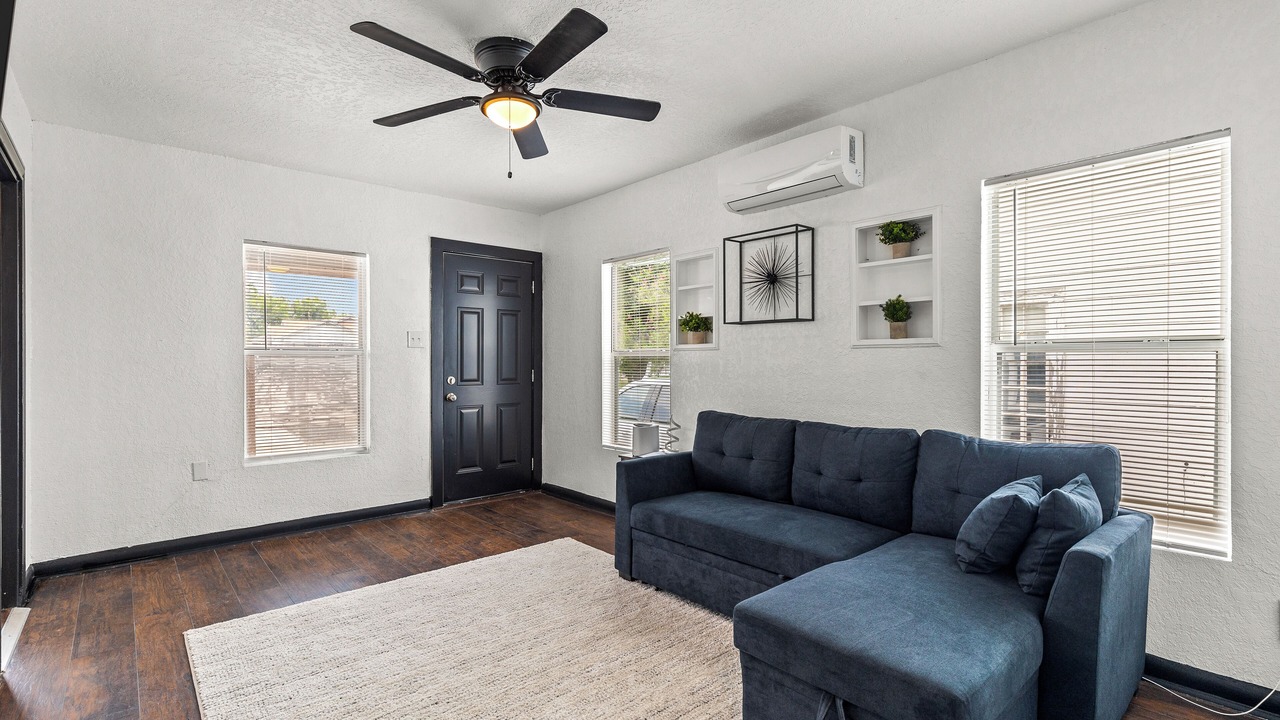 Photo of Livingroom in Highland Park