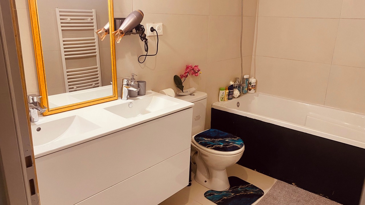 Photo of Bathroom in Puiseaux