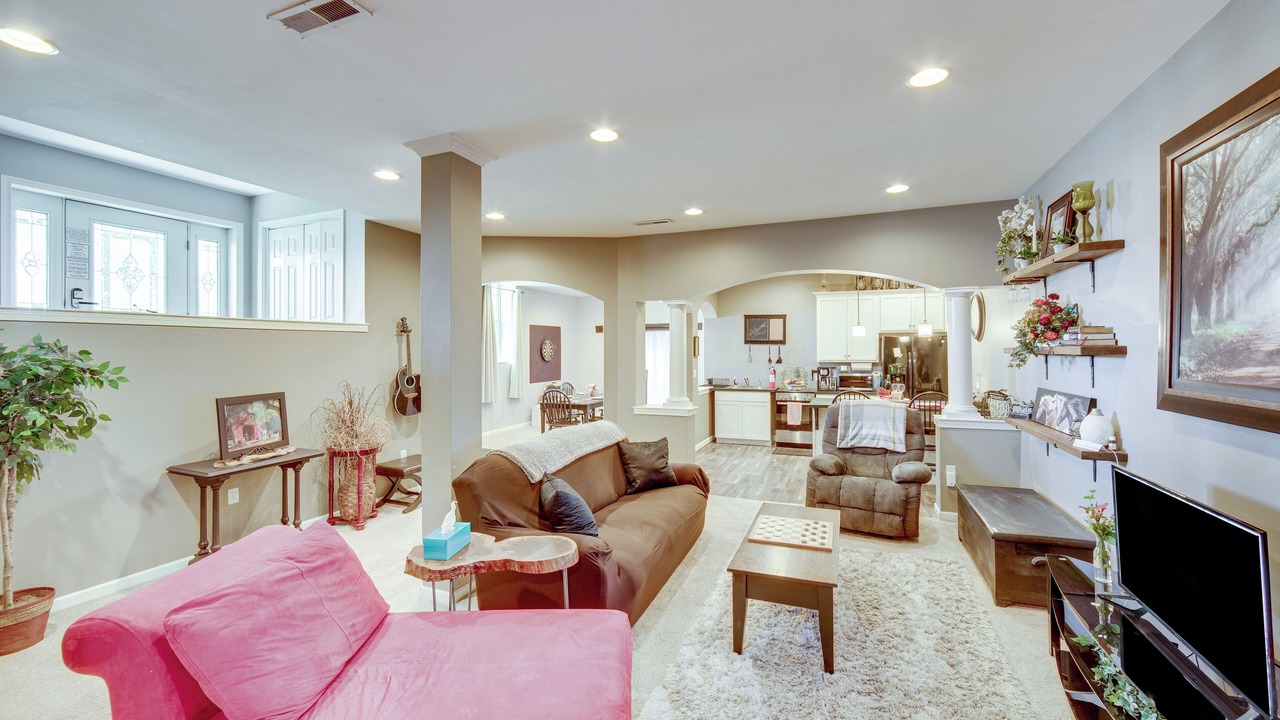 Photo of Others in New Holland