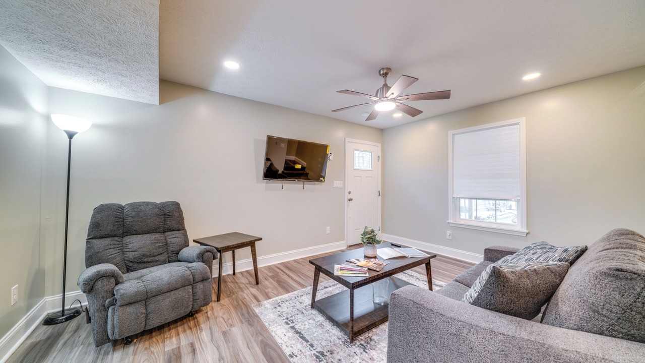 Photo of Livingroom in Clifton Heights