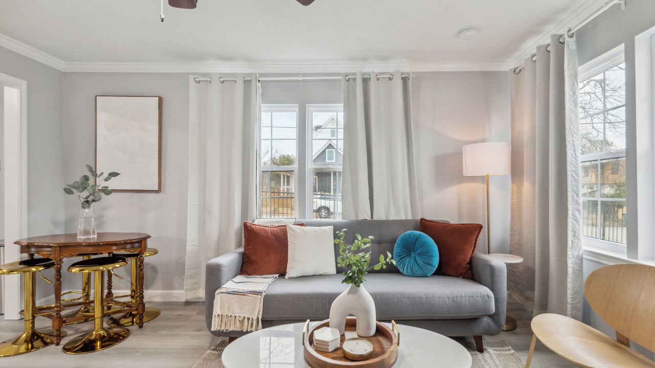 Photo of Livingroom in Chestnut