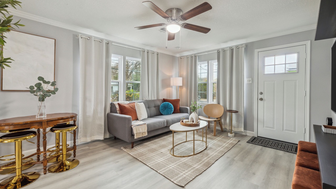 Photo of Livingroom in Chestnut