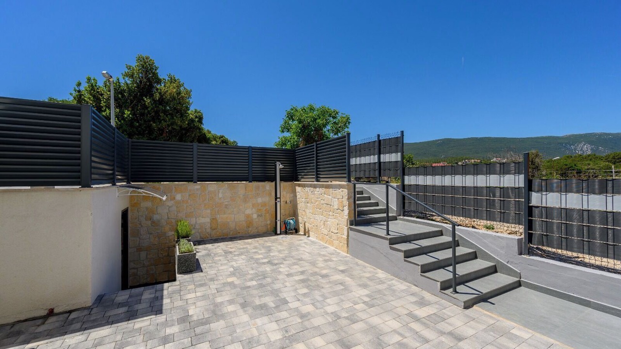 Photo of Outdoor in Sreser