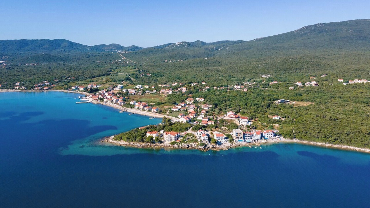 Photo of Outdoor in Sreser