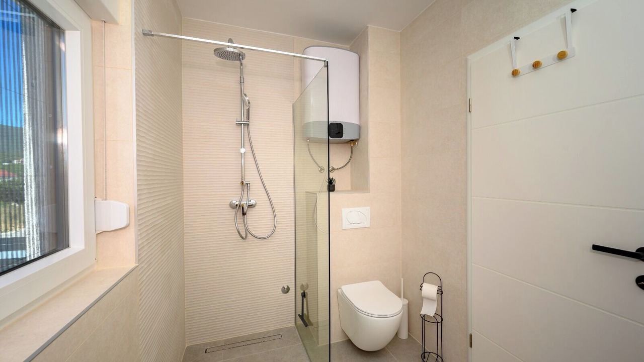 Photo of Bathroom in Sreser