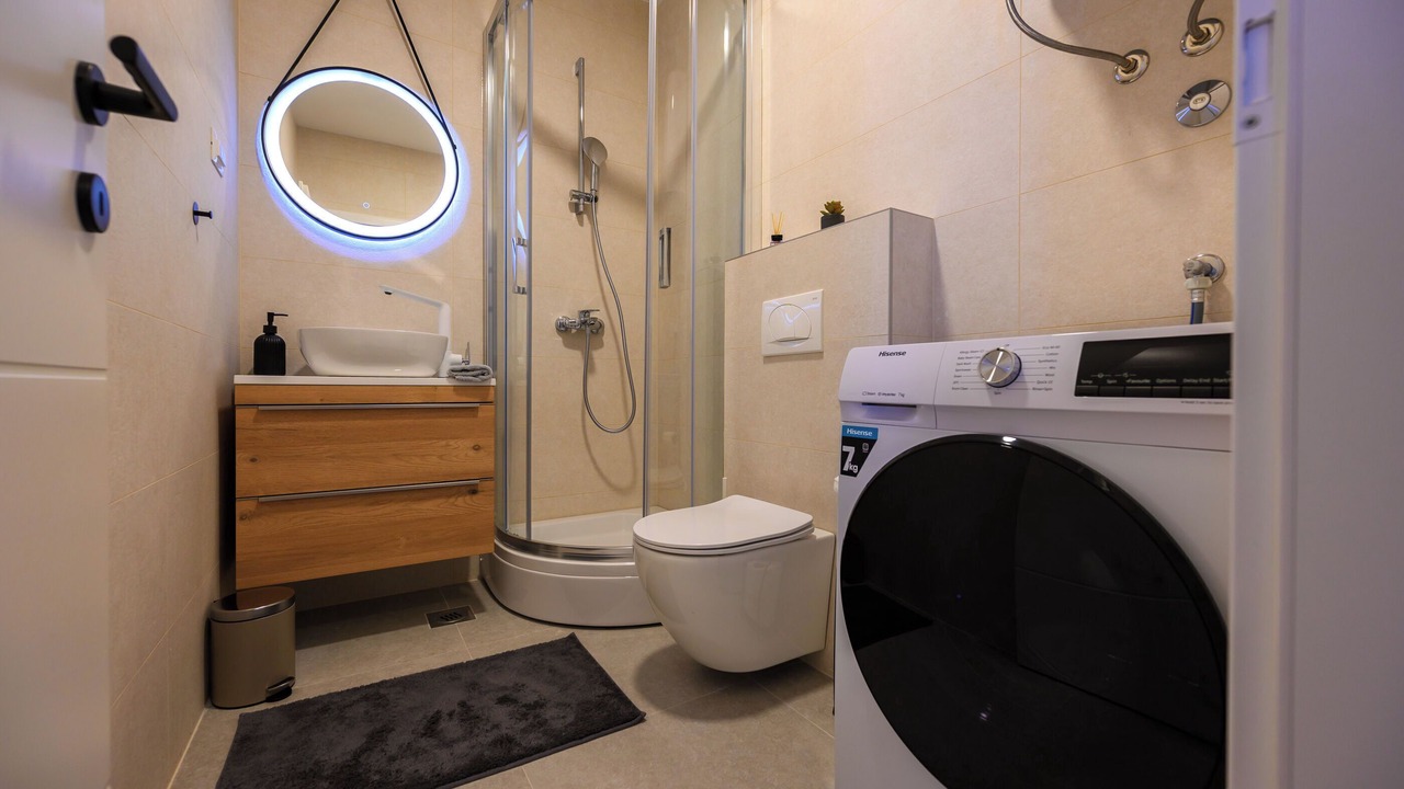 Photo of Bathroom in Sreser