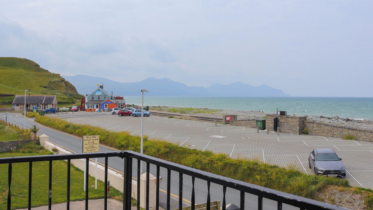 Photo of Others in Dinas Dinlle