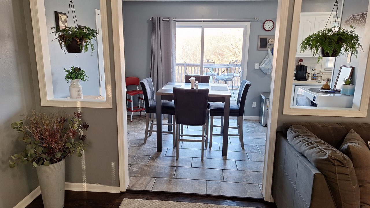 Photo of Livingroom in Johnson County