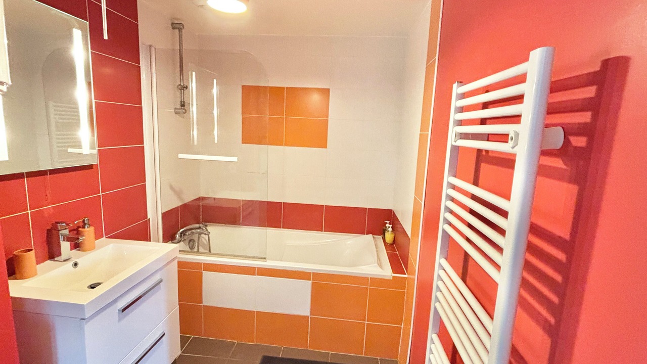 Photo of Bathroom in Centre-ville rive gauche