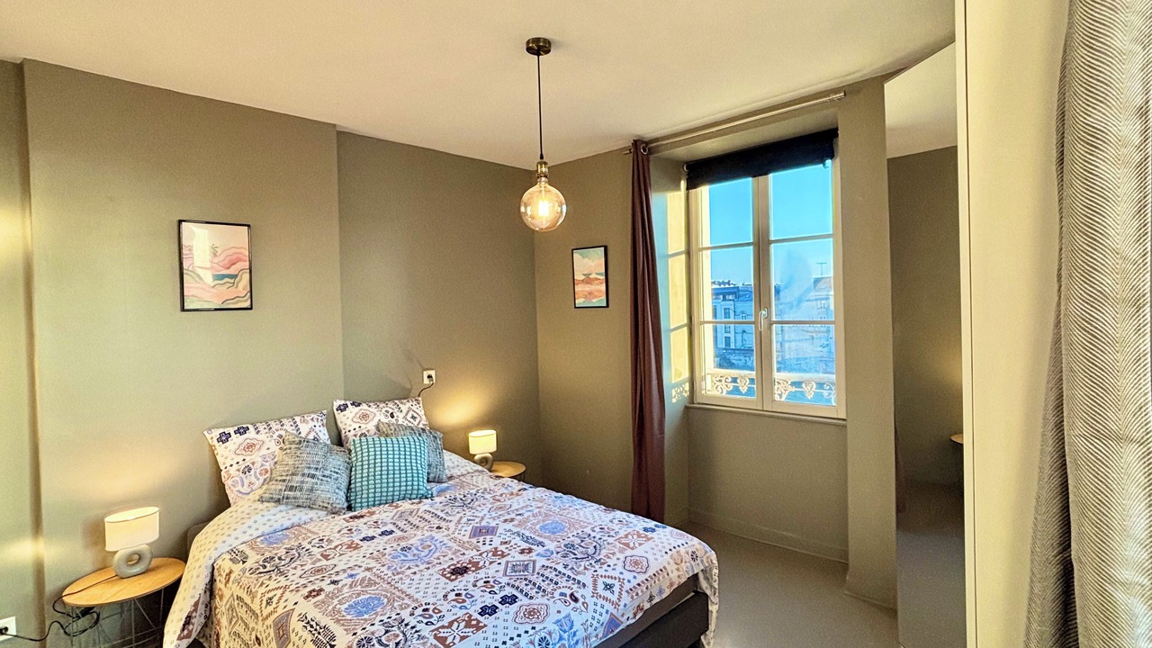Photo of Bedroom in Centre-ville rive gauche