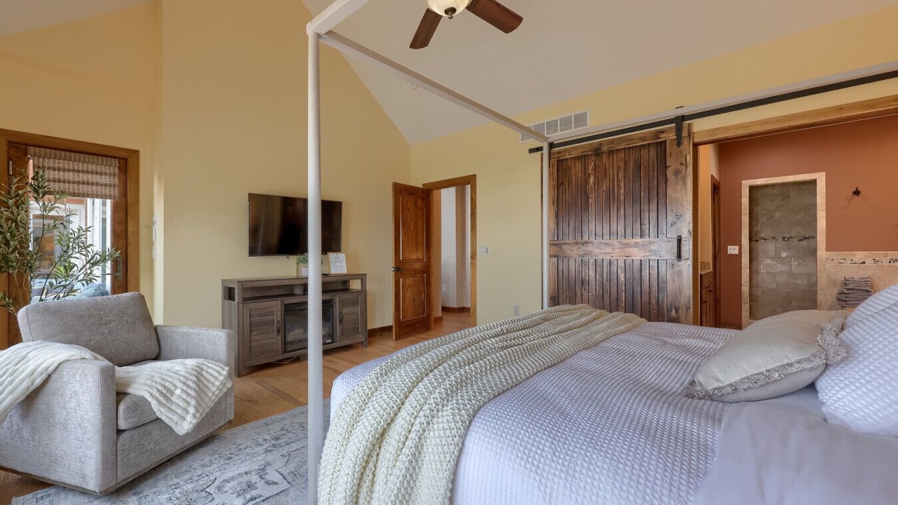 Photo of Bedroom in Earlville