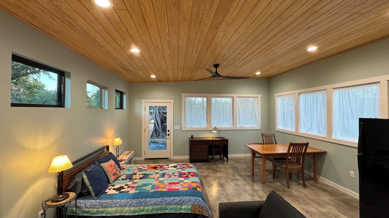 Photo of Livingroom in West Oak Hill