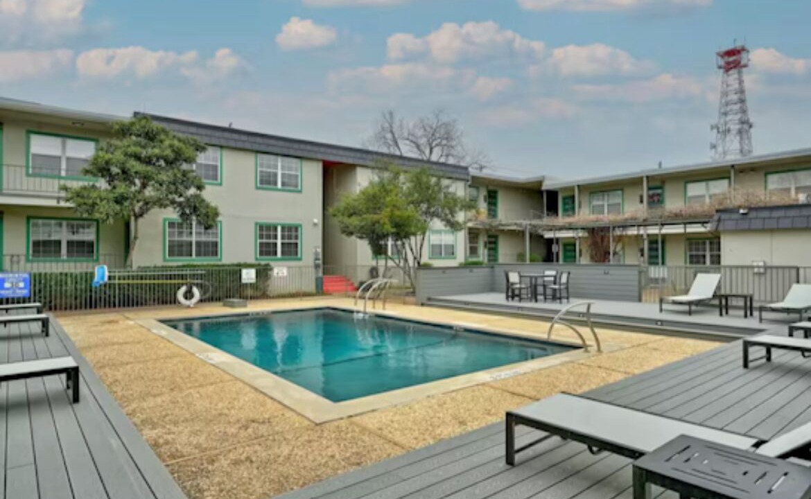 Photo of Outdoor in Clarksville