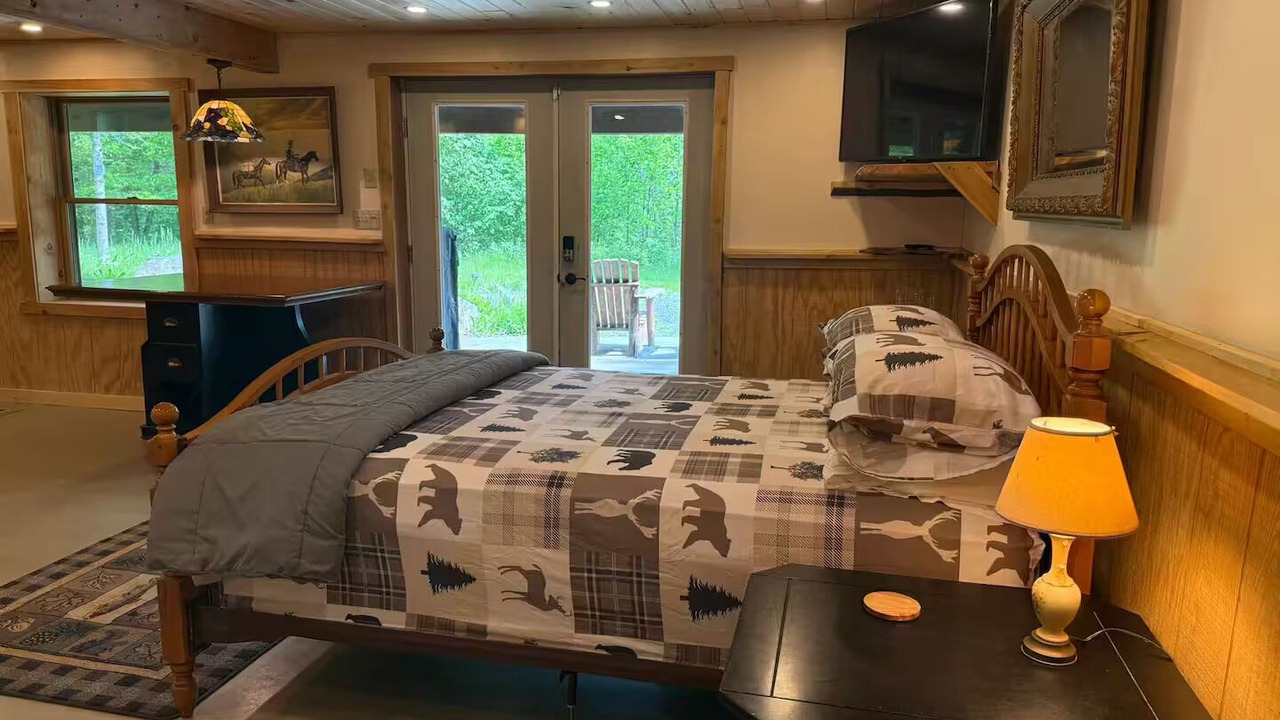 Photo of Bedroom in Indian Lake