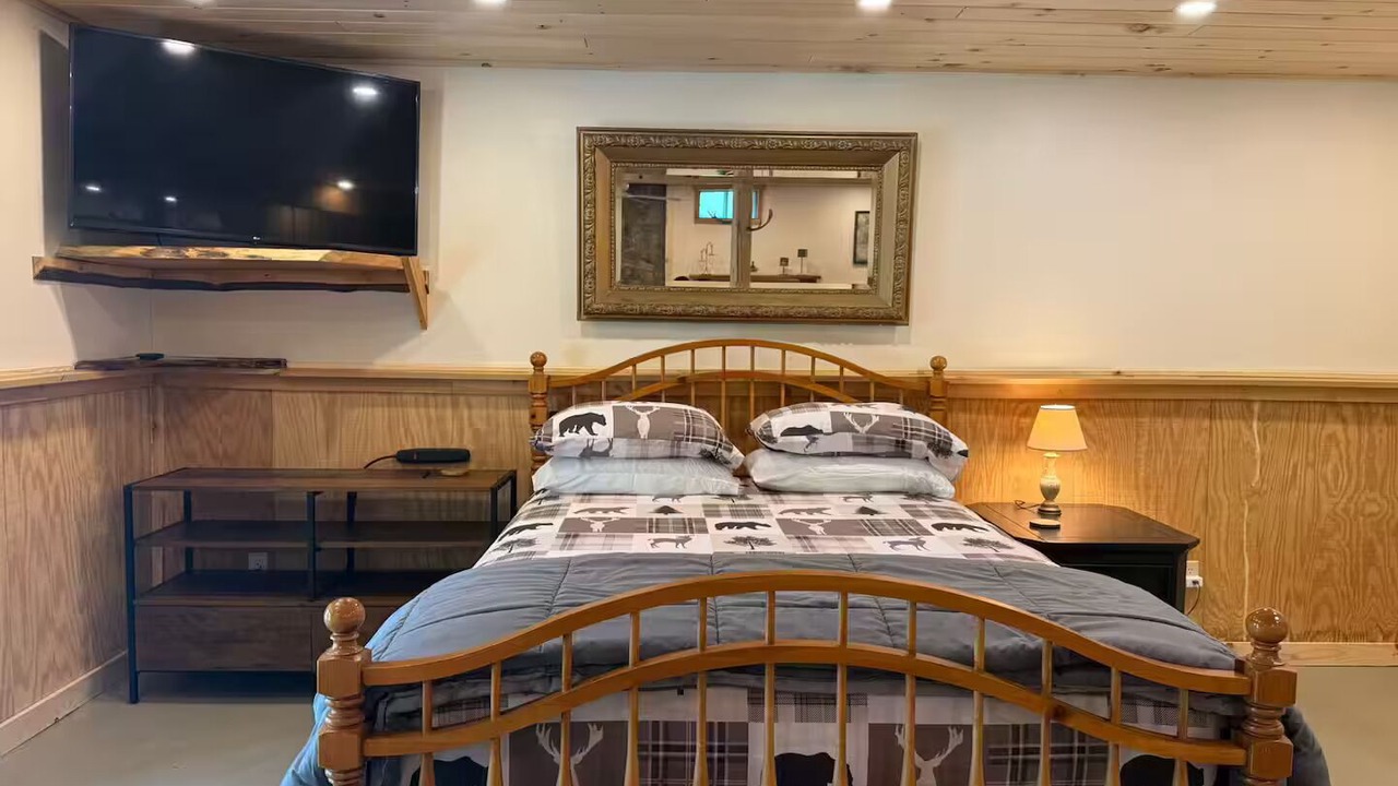 Photo of Bedroom in Indian Lake