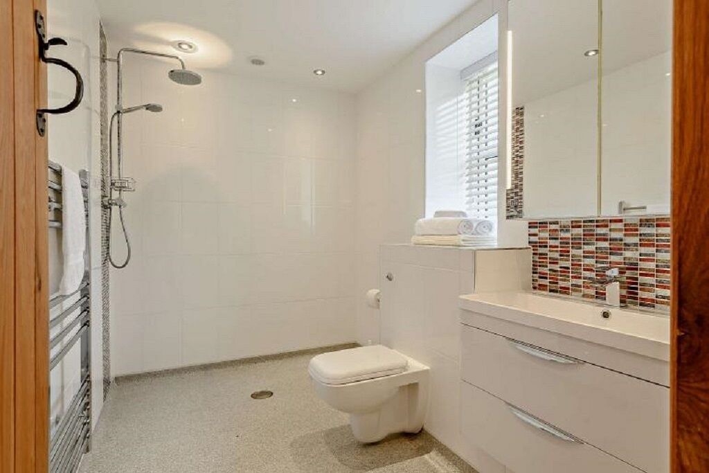 Photo of Bathroom in Gilwern