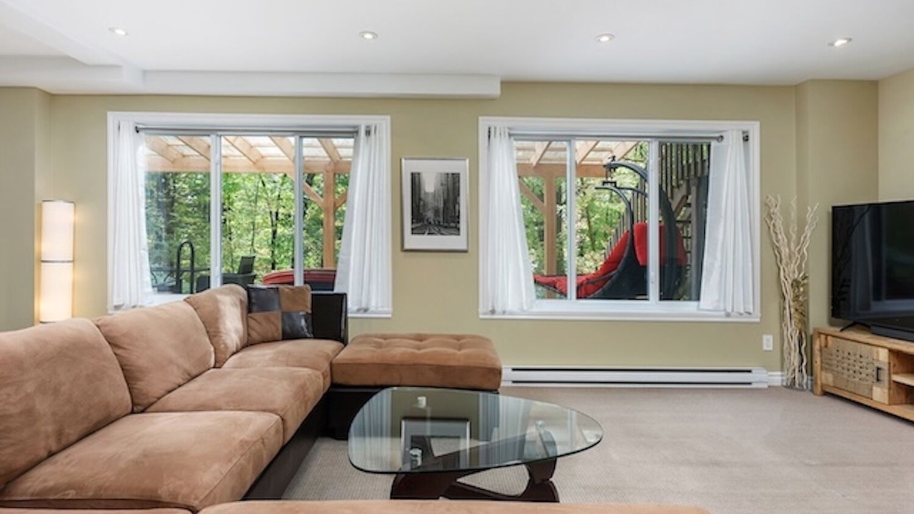 Photo of Livingroom in Lac-Brome