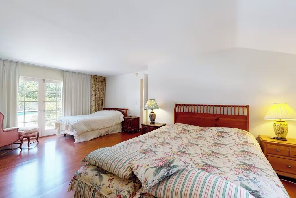 Photo of Bedroom in Woodland Hills