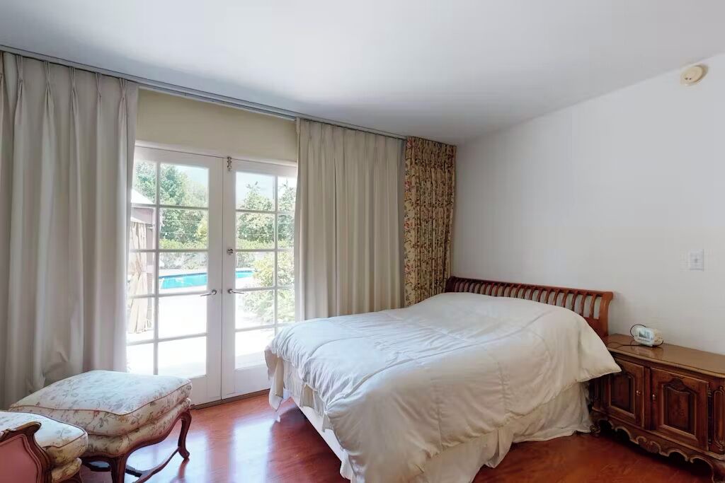 Photo of Bedroom in Woodland Hills