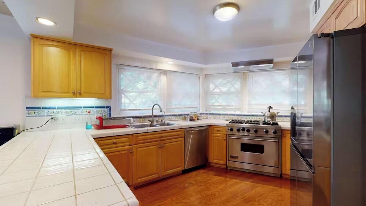 Photo of Kitchen in Woodland Hills