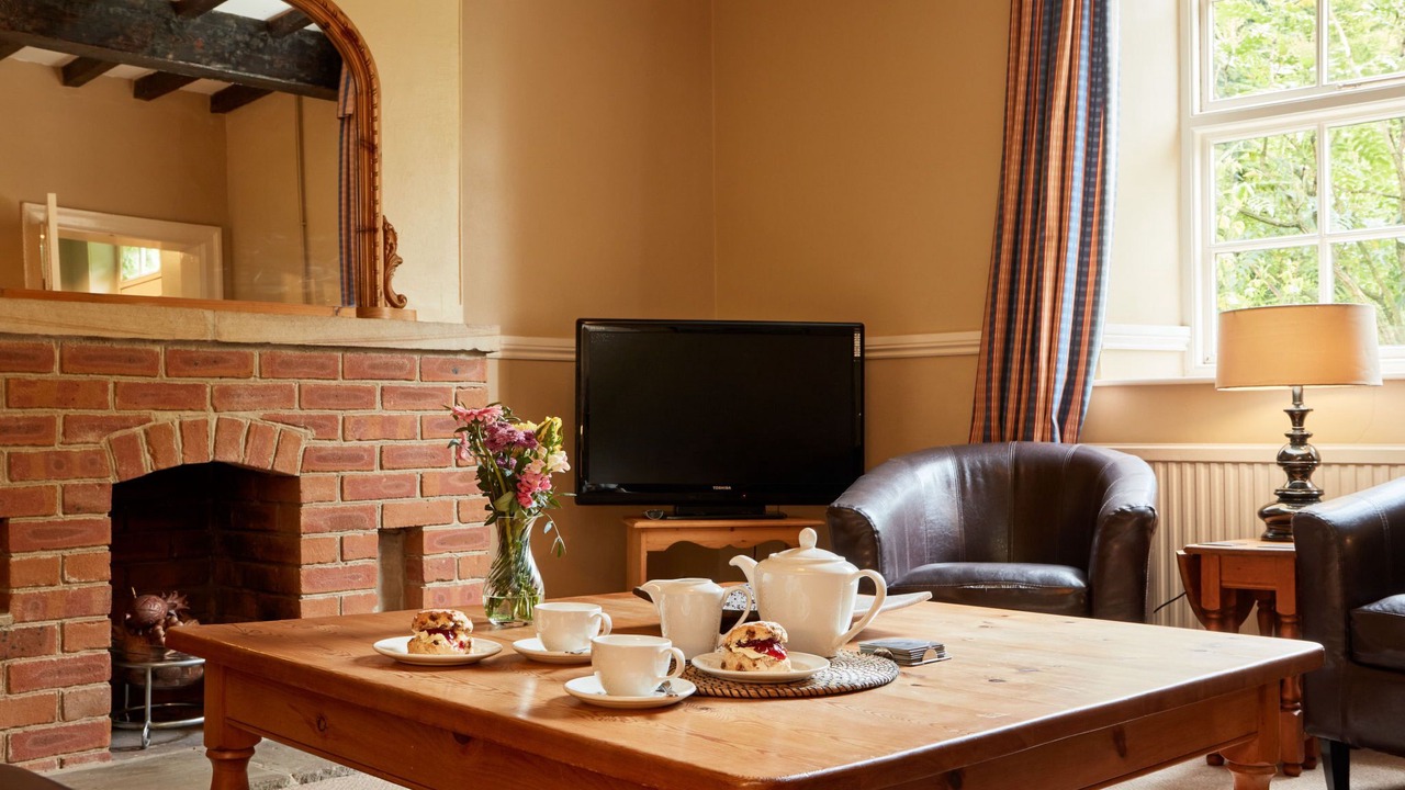 Photo of Livingroom in Dalbury Lees