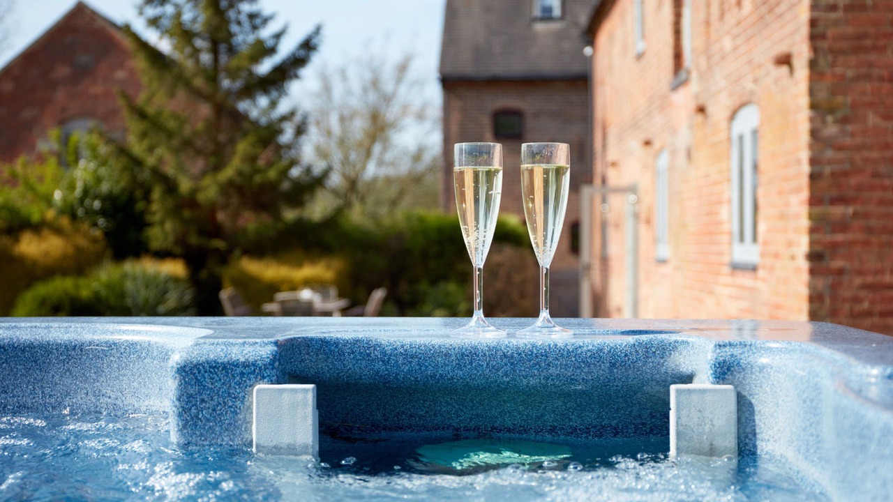 Photo of Livingroom in Dalbury Lees