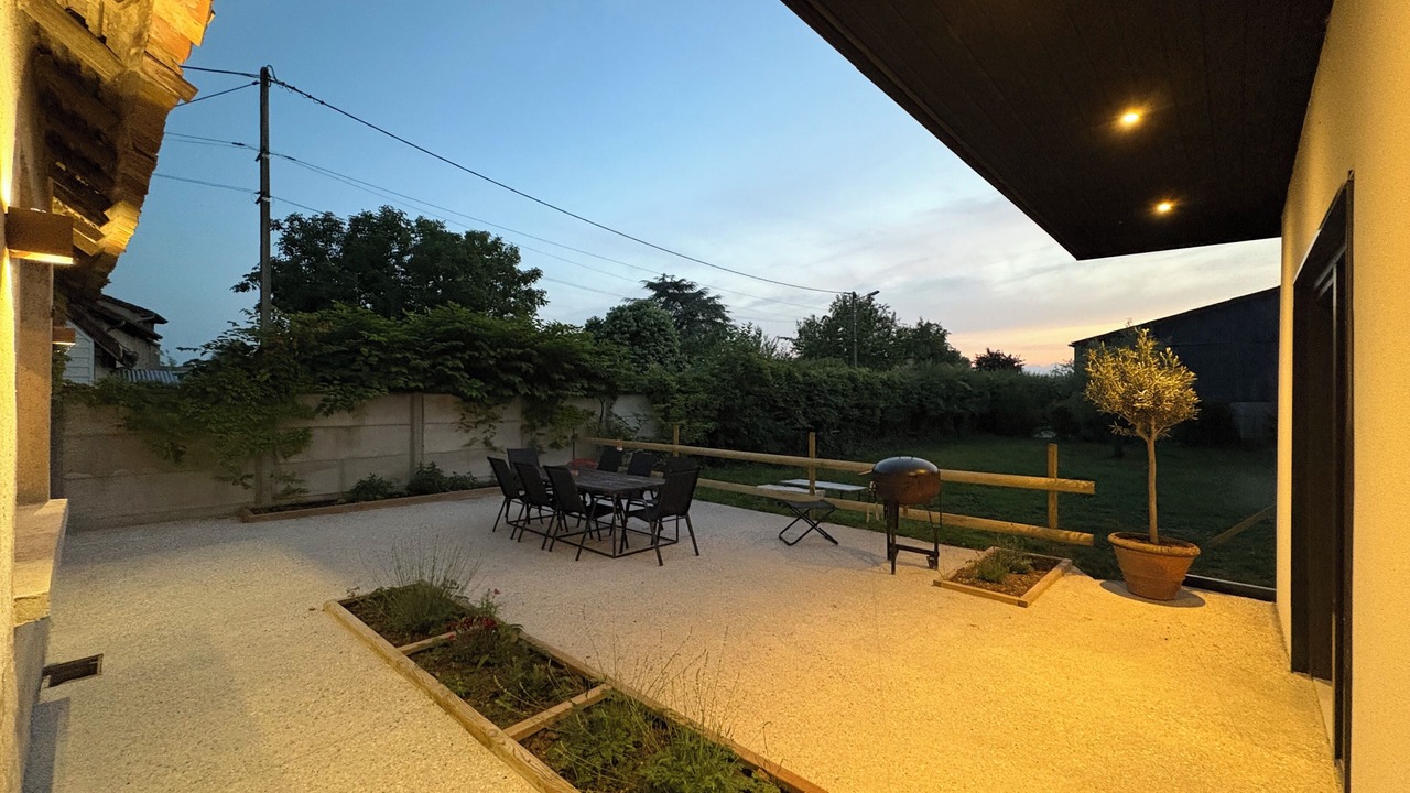 Photo of Outdoor in Abondant