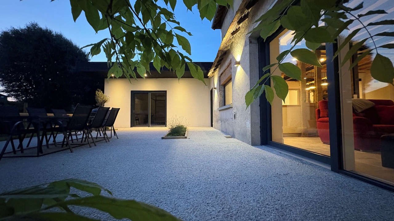 Photo of Outdoor in Abondant