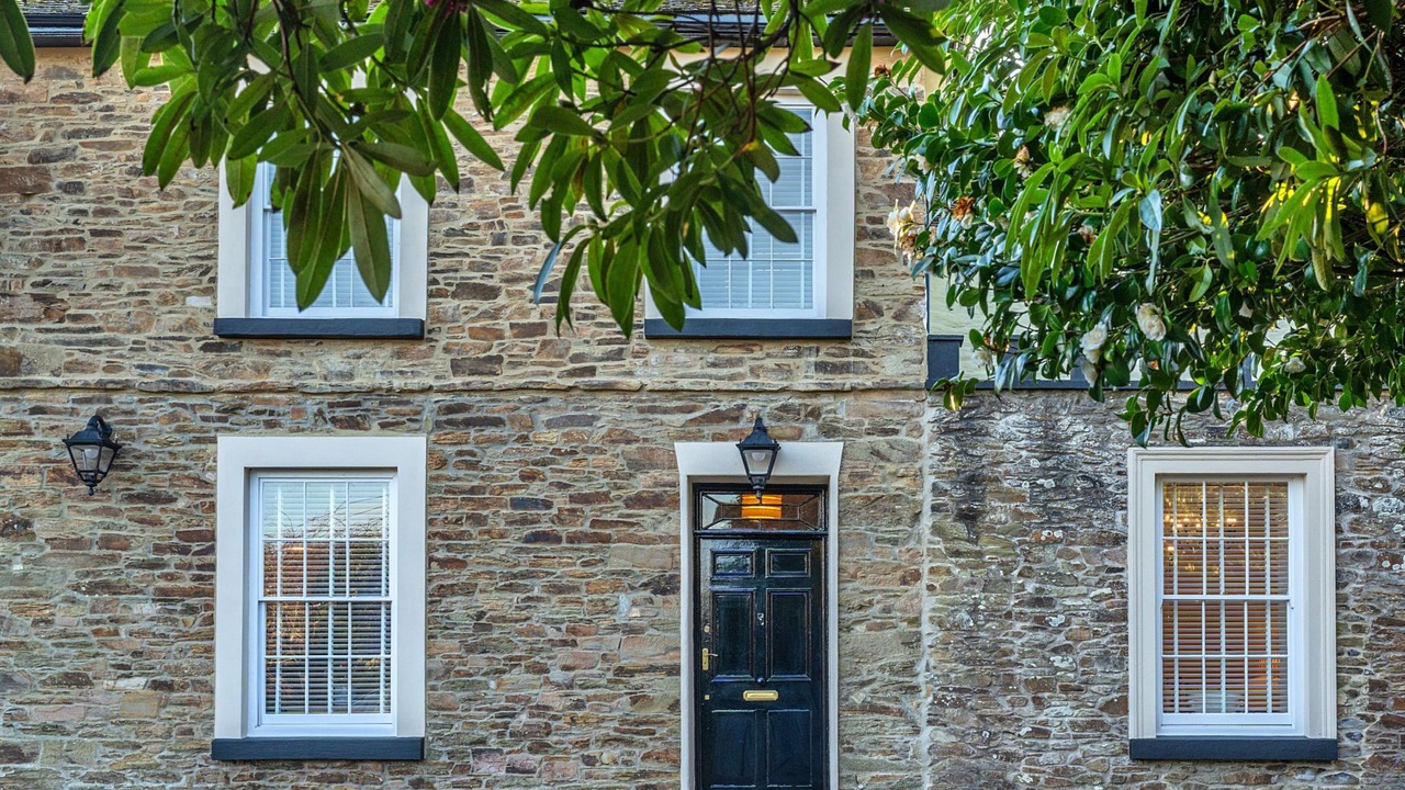 Photo of Others in Gweek