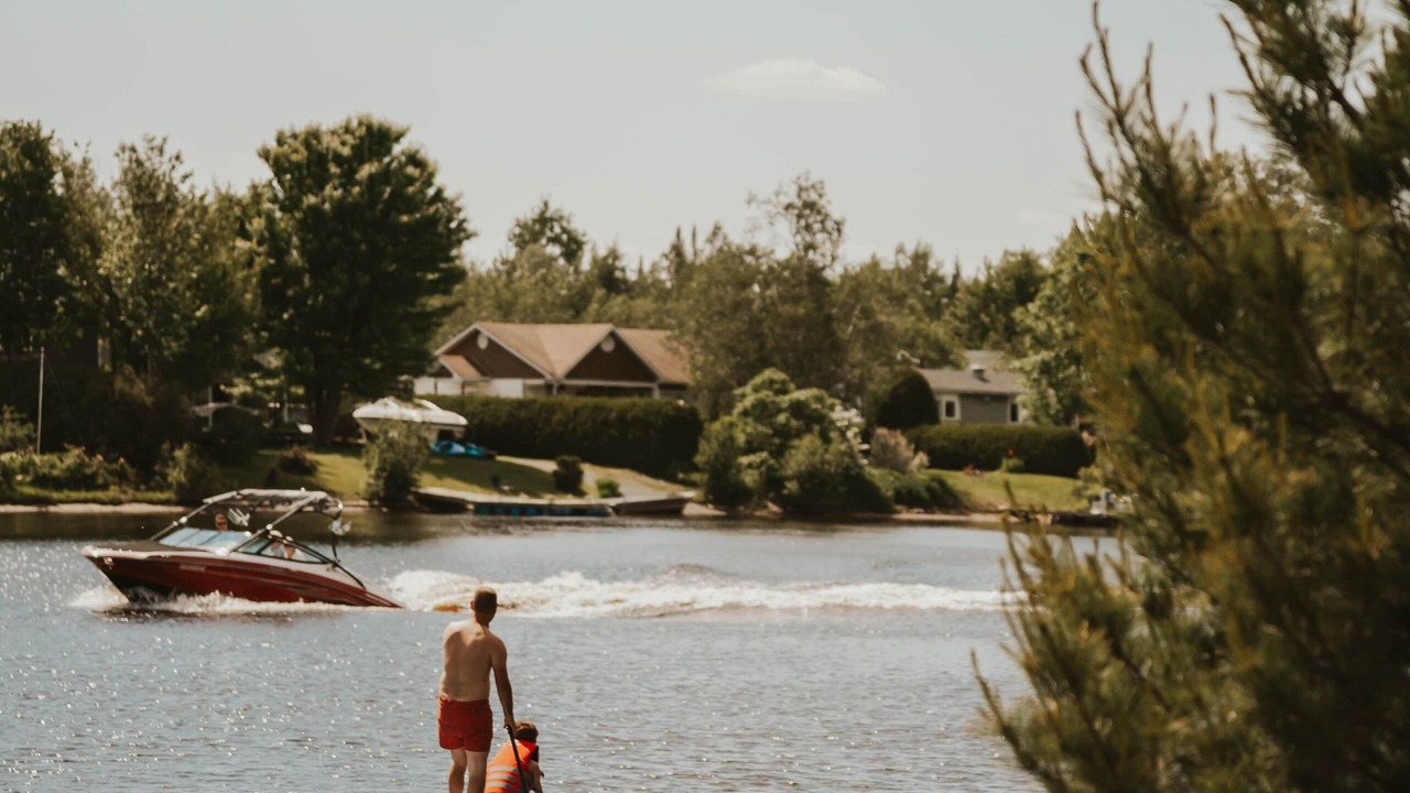 Photo of Others in Weedon