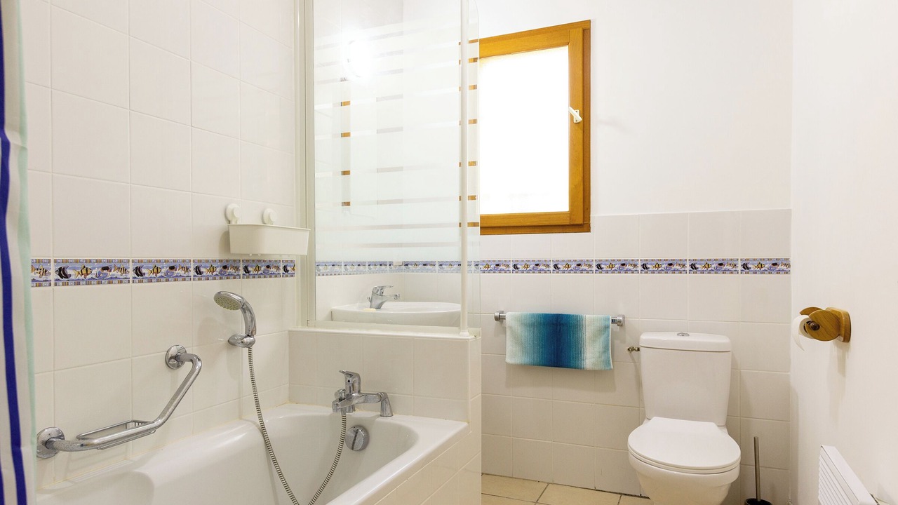 Photo of Bathroom in Allemans-du-Dropt