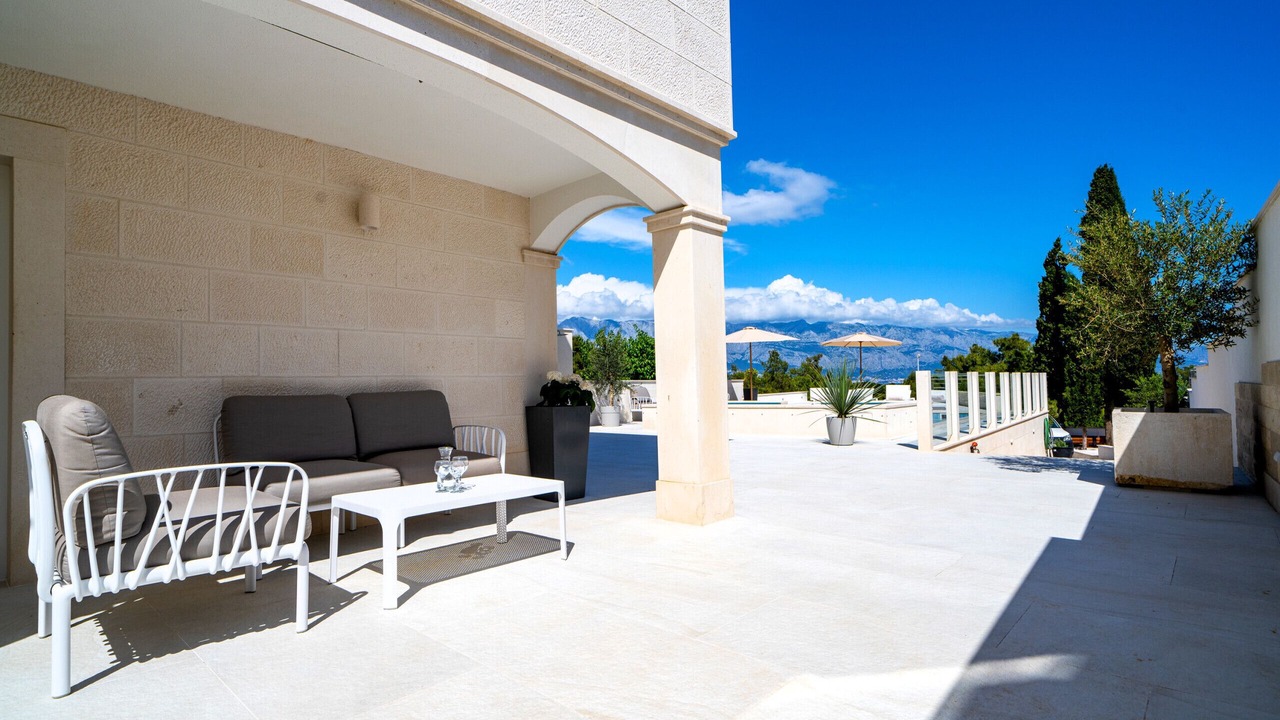 Photo of Patio Balcony in Sumartin