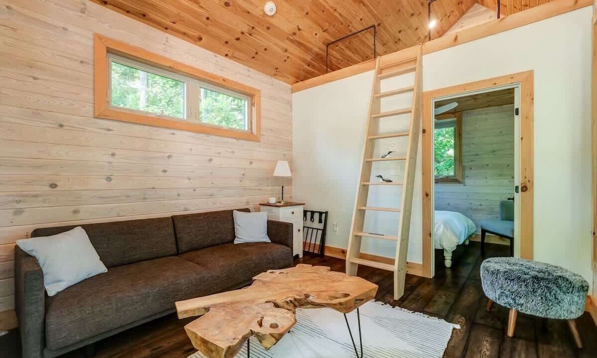 Photo of Livingroom in Frontenac